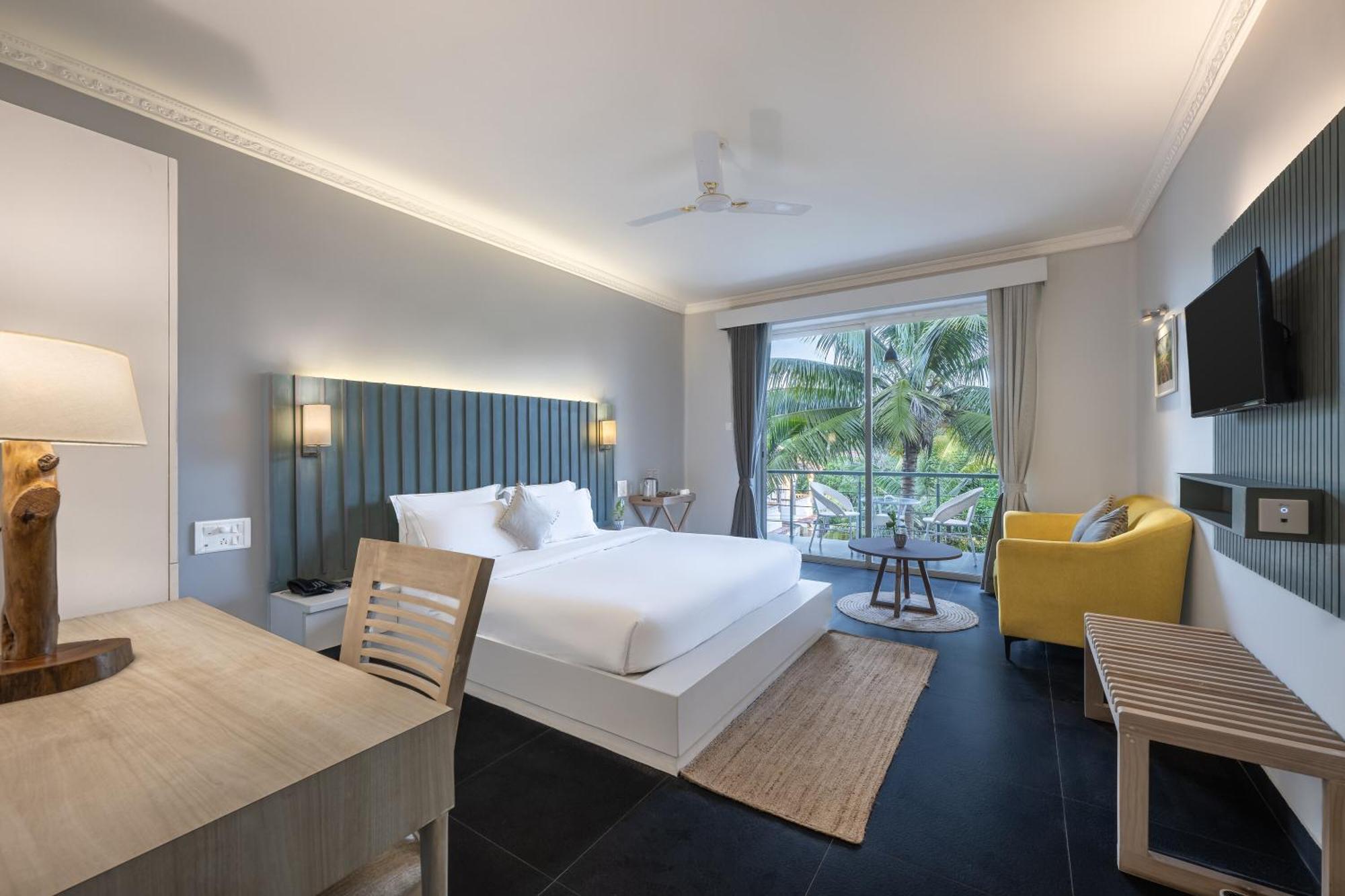 Echor Samara Morjim Goa Sea View Restro Hotel Exterior photo